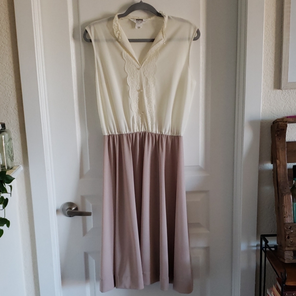 Vintage Lace Dress Sz 16